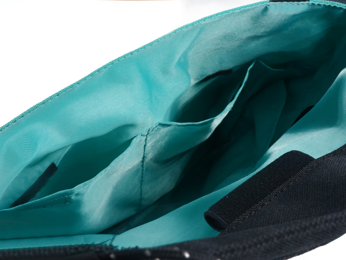 <A 000a001v3> Fungolia multi-purpose pouch (Black/Aqua green)