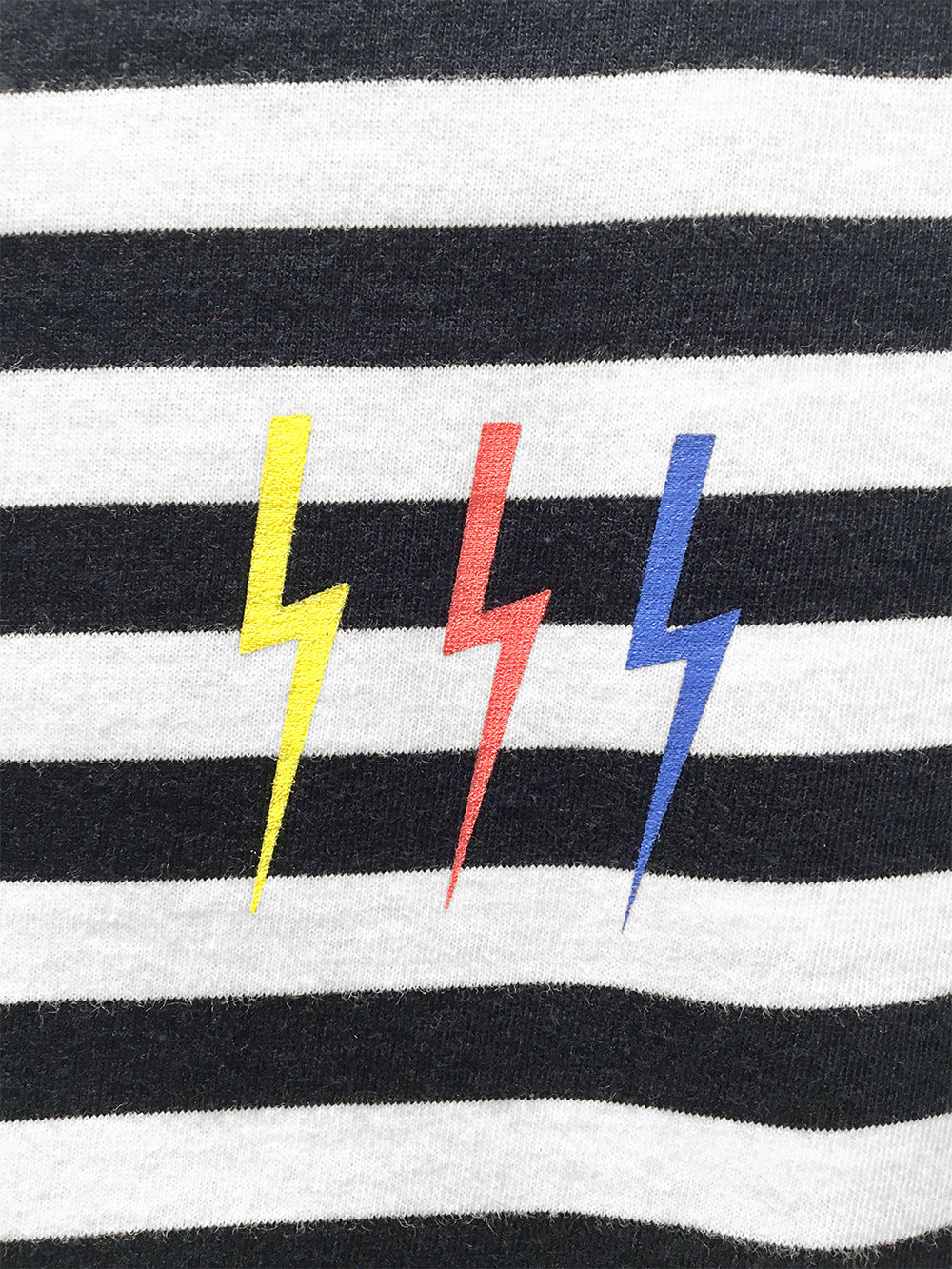 <a>ネイビー/ホワイト ストライプTシャツ(サンダー付き)</a>