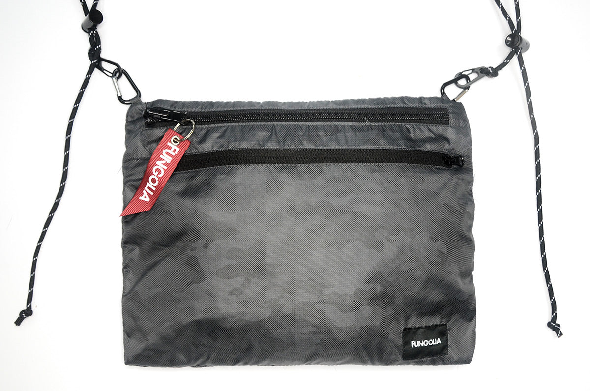 <A 000a001y5a01> Fungolia Packable Windbreaker (Grey Camouflage)