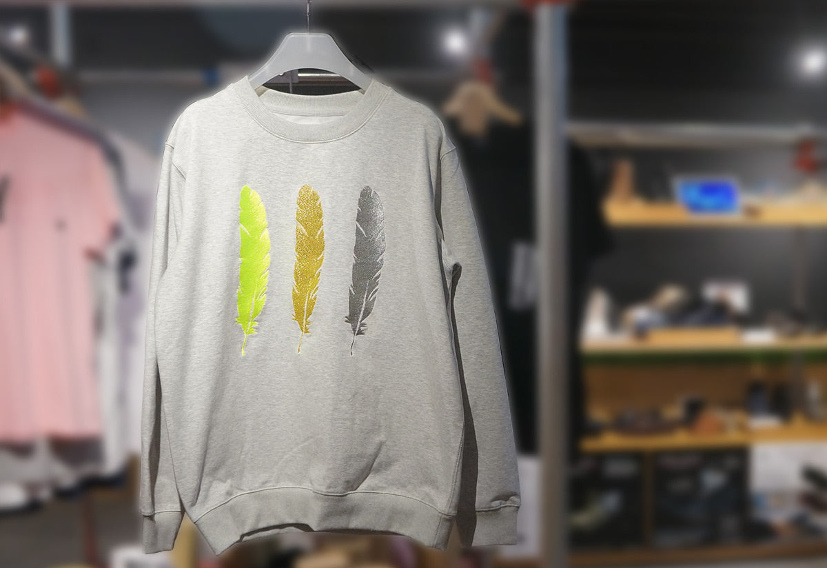 <A 000a001y6c5>Embroidered WBF Large Feathers Crew Neck Sweatshirt - Fleece (Light Heather Grey)