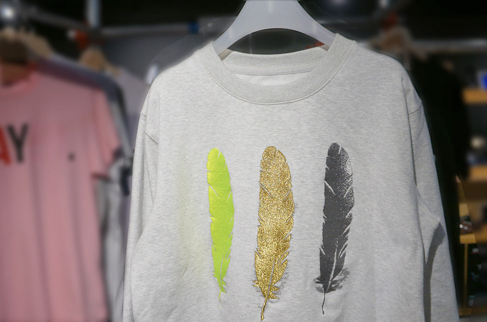 <A 000a001y6c5>Embroidered WBF Large Feathers Crew Neck Sweatshirt - Fleece (Light Heather Grey)