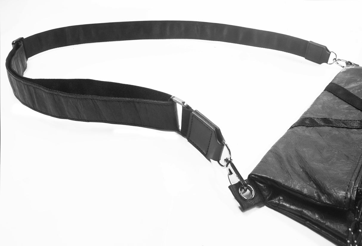 <A 000a001k04> Fungolia Mid-size Tyvek Shoulder Bag (Black) (With KOVID-TEX Antimicrobial Lining)