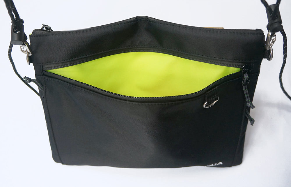 <A 000a20aa> Fungolia Essentials Shoulder Bag (Black)