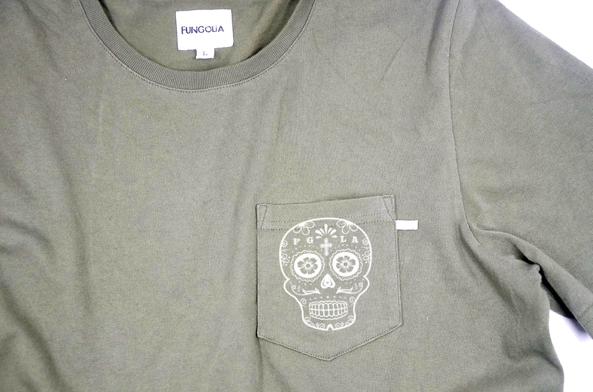 <a>ミューズ ポケットTシャツ - ミリタリーグリーン (カラベラ)</a>