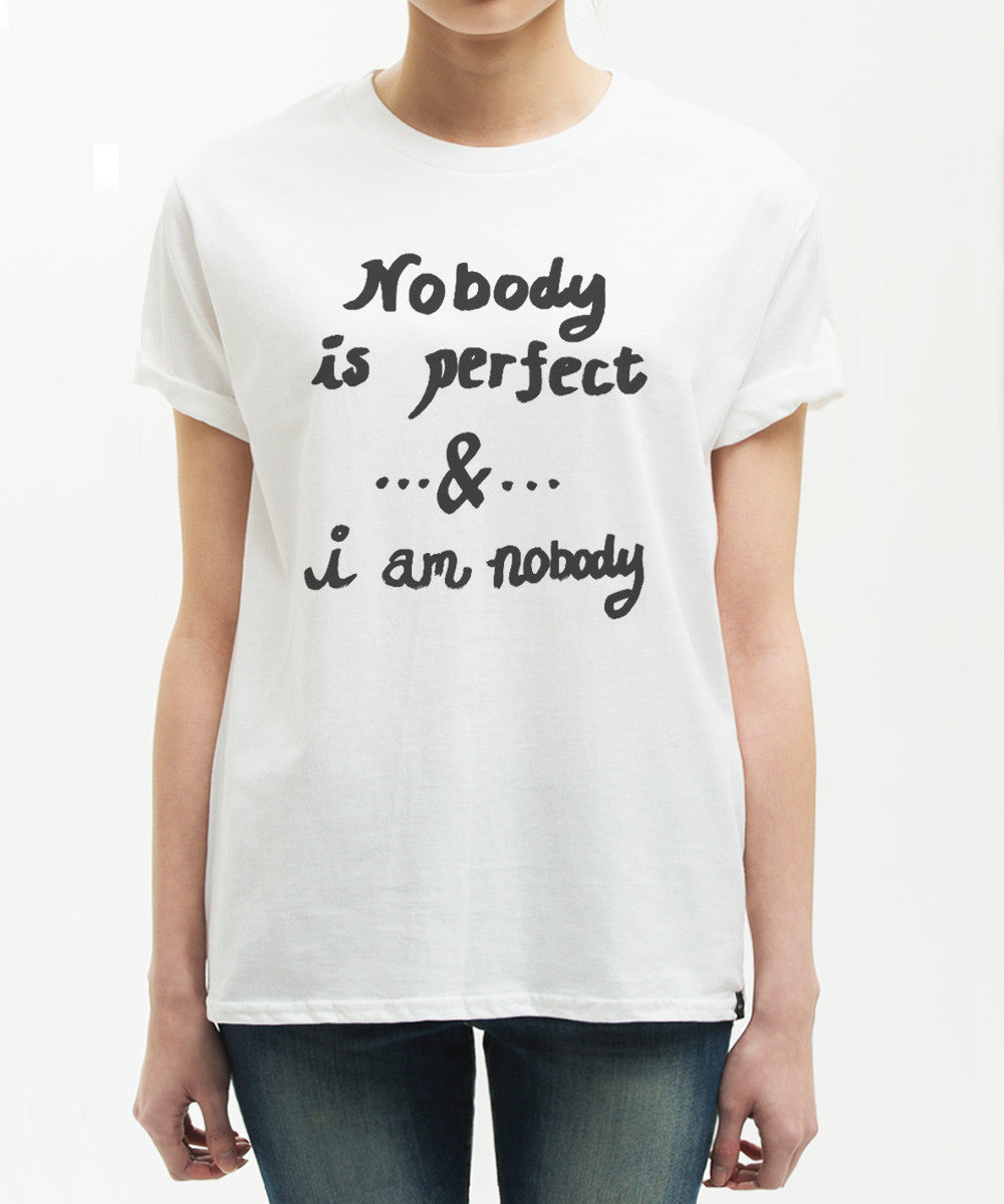 <t002e>誰も完璧ではないTシャツ</t002e>