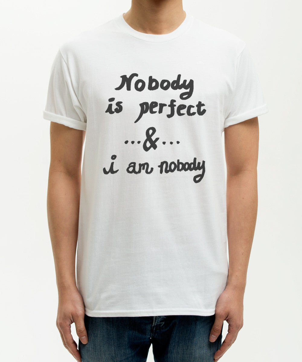 <t002e>誰も完璧ではないTシャツ</t002e>