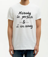 <t002e>誰も完璧ではないTシャツ</t002e>