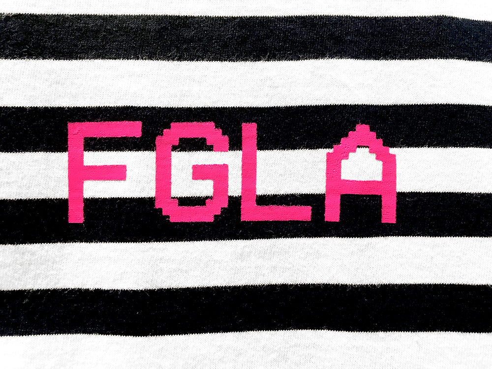 <a>FGLA ネイビー/ホワイト ストライプ Tシャツ (ネオンピンク)</a>