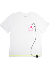 <a>ミューズ ポケットTシャツ - ホワイト（スマイリーフェイス）</a>