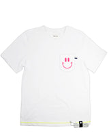 <a>ミューズ ポケットTシャツ - ホワイト（スマイリーフェイス）</a>
