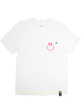 <a>ミューズ ポケットTシャツ - ホワイト（スマイリーフェイス）</a>