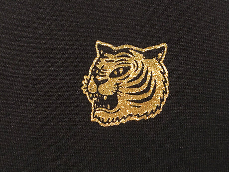 <A 000a004a> Forever Hungry - Gold Badge (Black)