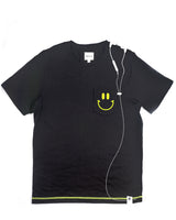 <a>ミューズ ポケットTシャツ - ブラック（スマイリーフェイス）</a>
