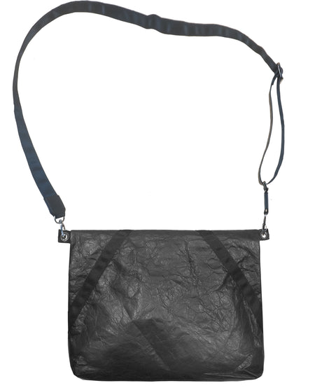 <A 000a001k04> Fungolia Mid-size Tyvek Shoulder Bag (Black) (With KOVID-TEX Antimicrobial Lining)