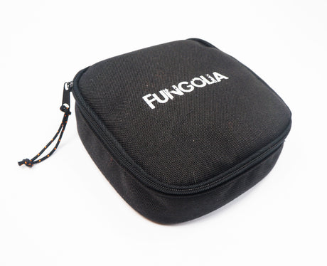<a>Fungolia 香り付き製品用トラベルポーチ（ブラック）</a>