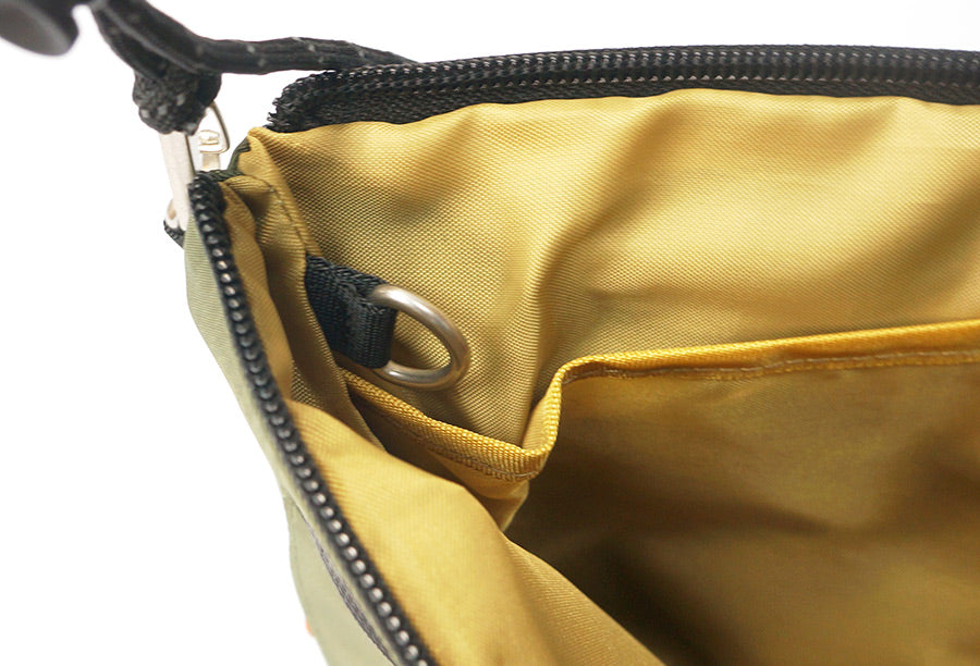 <a>Fungolia Essentials ショルダーバッグ（アーミーグリーン）</a>
